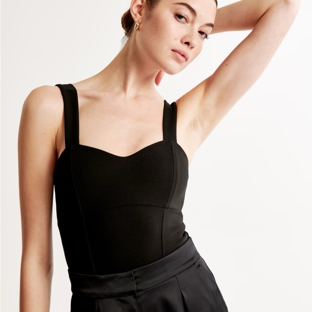 Abercrombie Crepe Sweetheart Bodysuit in Black Size Small